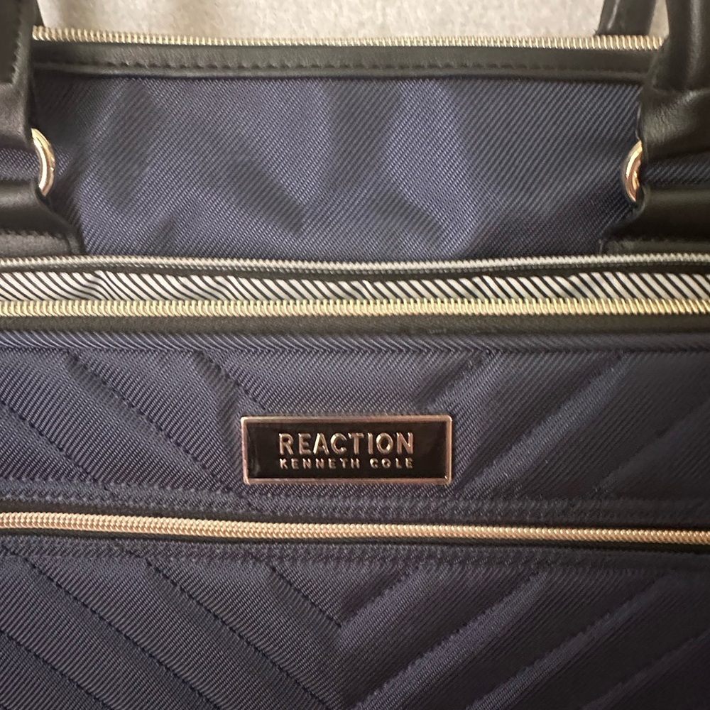 Kenneth Cole Reaction Navy Laptop Bag - Picture 4 of 7